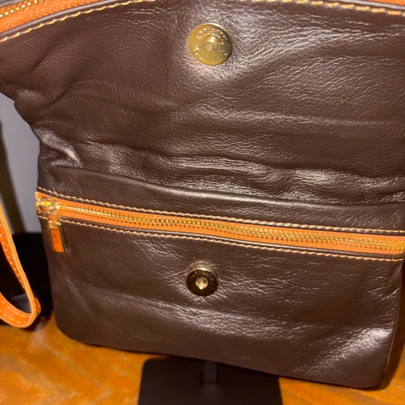 Vera Pelle Leather Crossbody - Picture 3 of 6